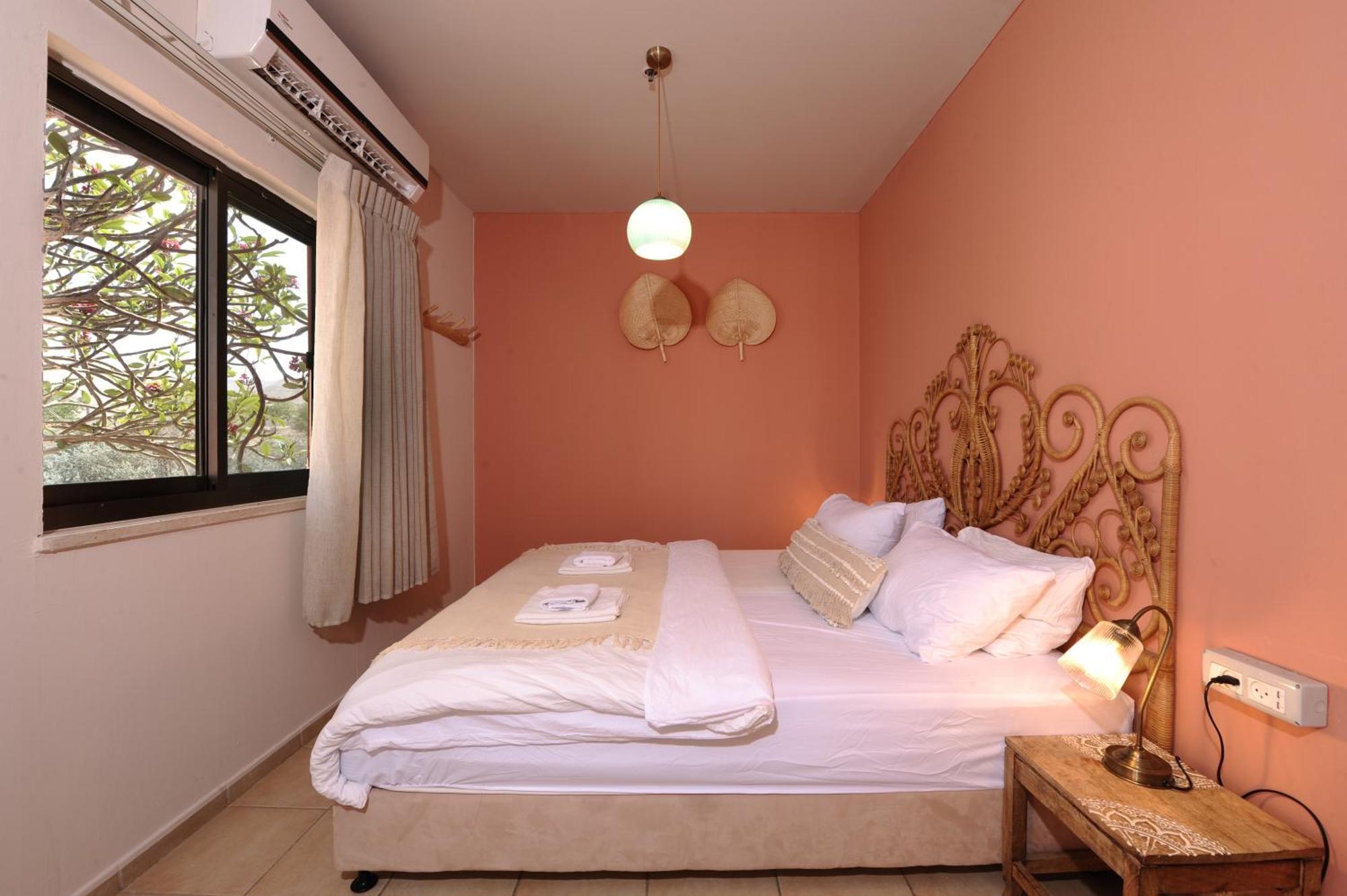 Almog Hotel 3*