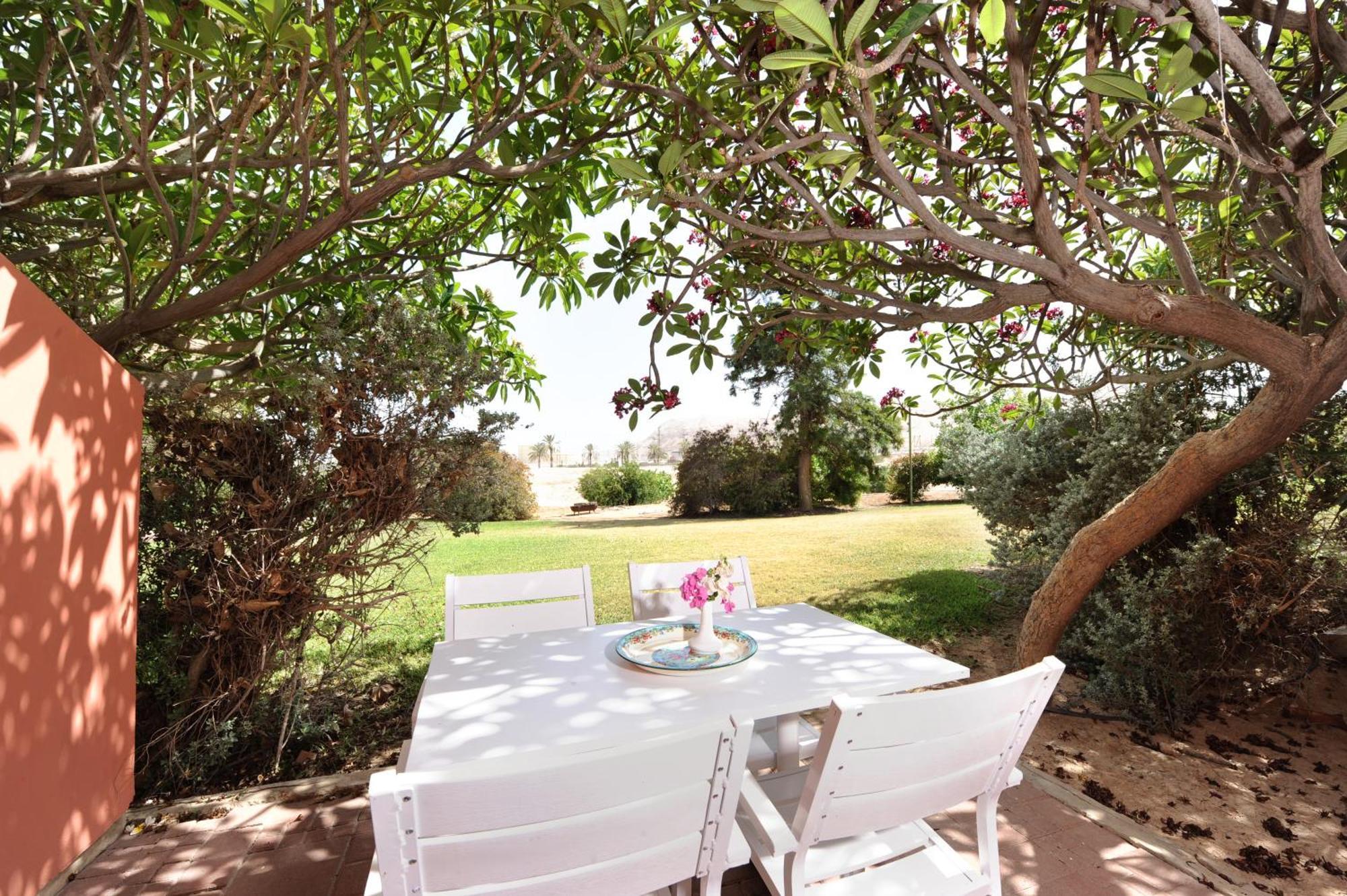 Almog Hotel 3*