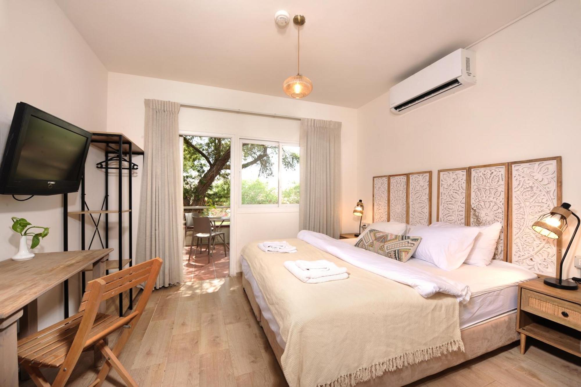 מלון Almog Hotel